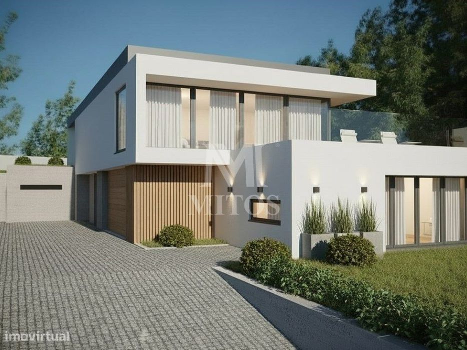 Terreno com moradia em estrutura para venda na Quinta das Camélias ...