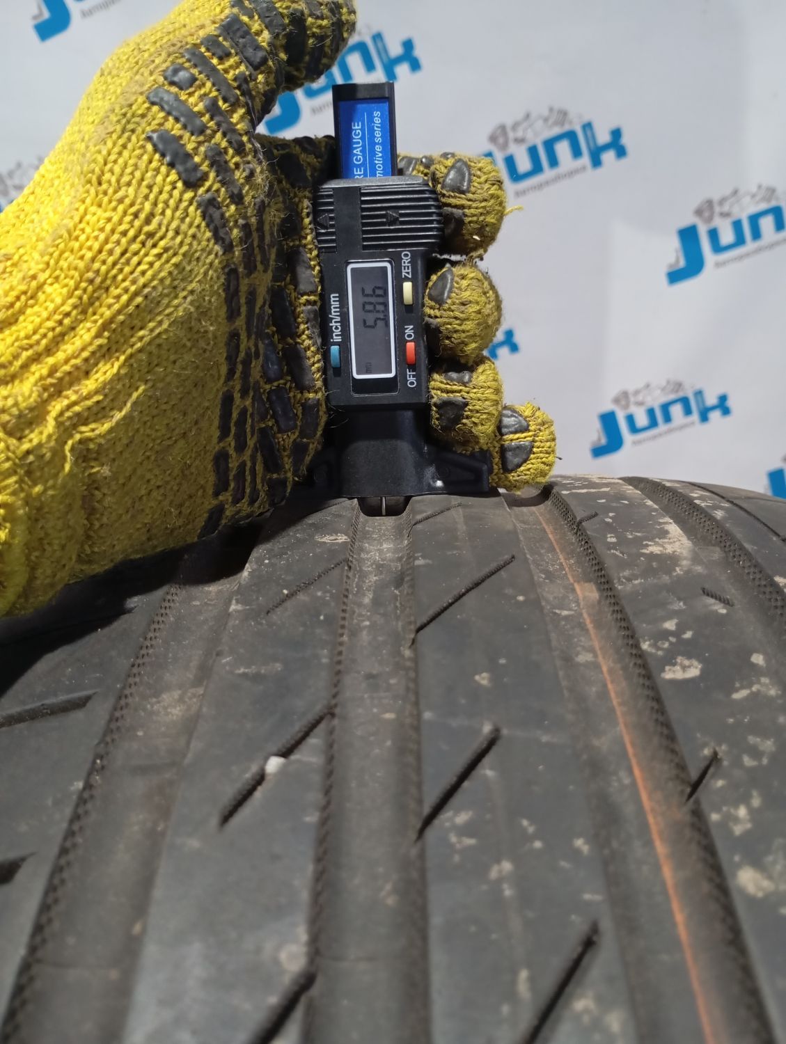 Шини Nokian Nordman SZ2 245/45 ZR18 100W XL Б/У 5,5 мм