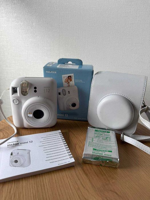 instax mini 12 стан нового (13 кадрів у комплекті) + чохол