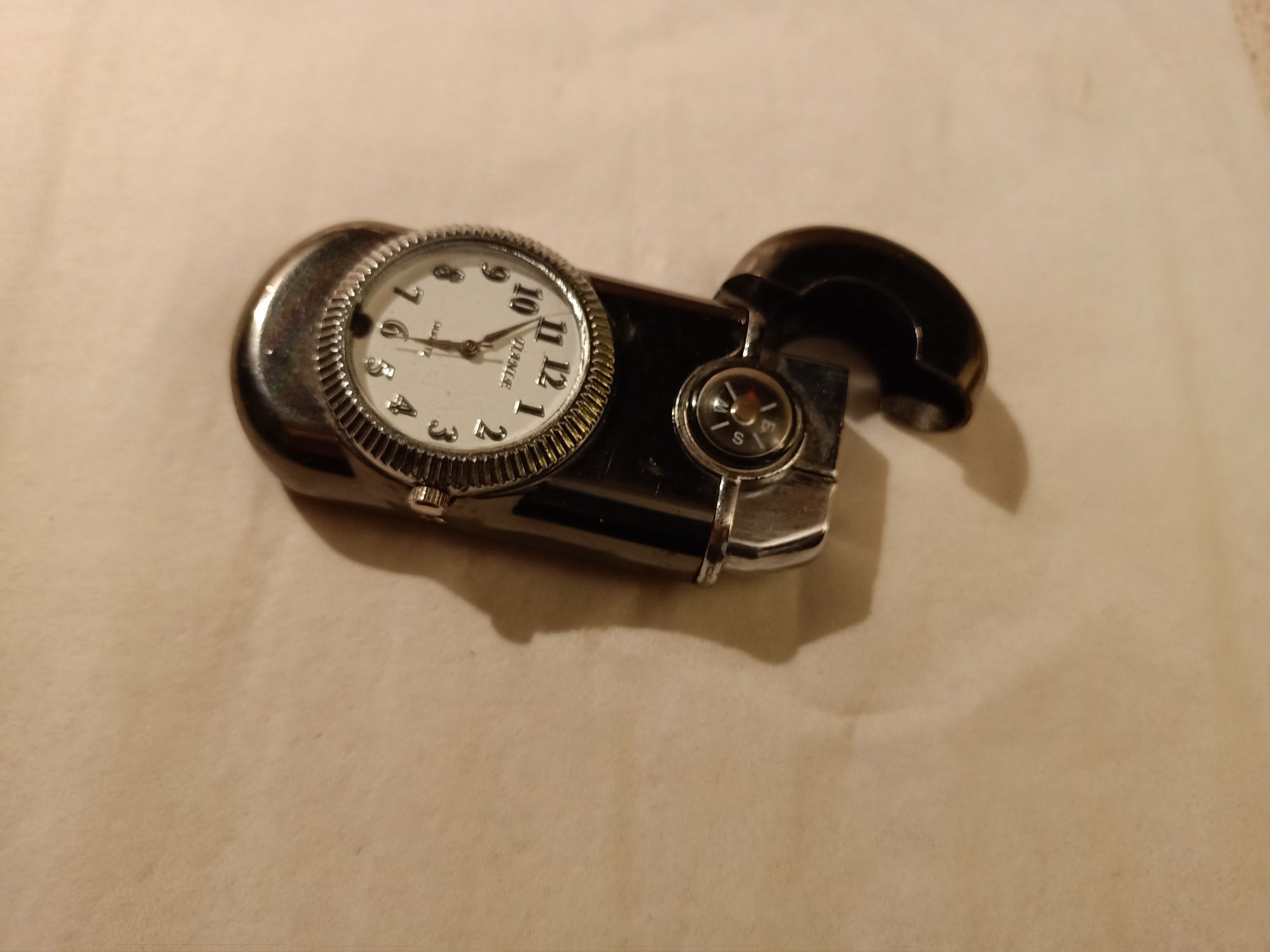 Zegarek Quartz Tianle z zapalniczką i kompasem