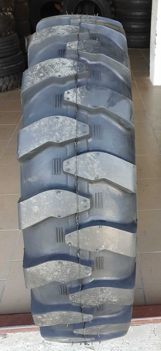 NOWE opony 8.25-20 do koparki Forerunner 14PR kpl - cena BRUTTO