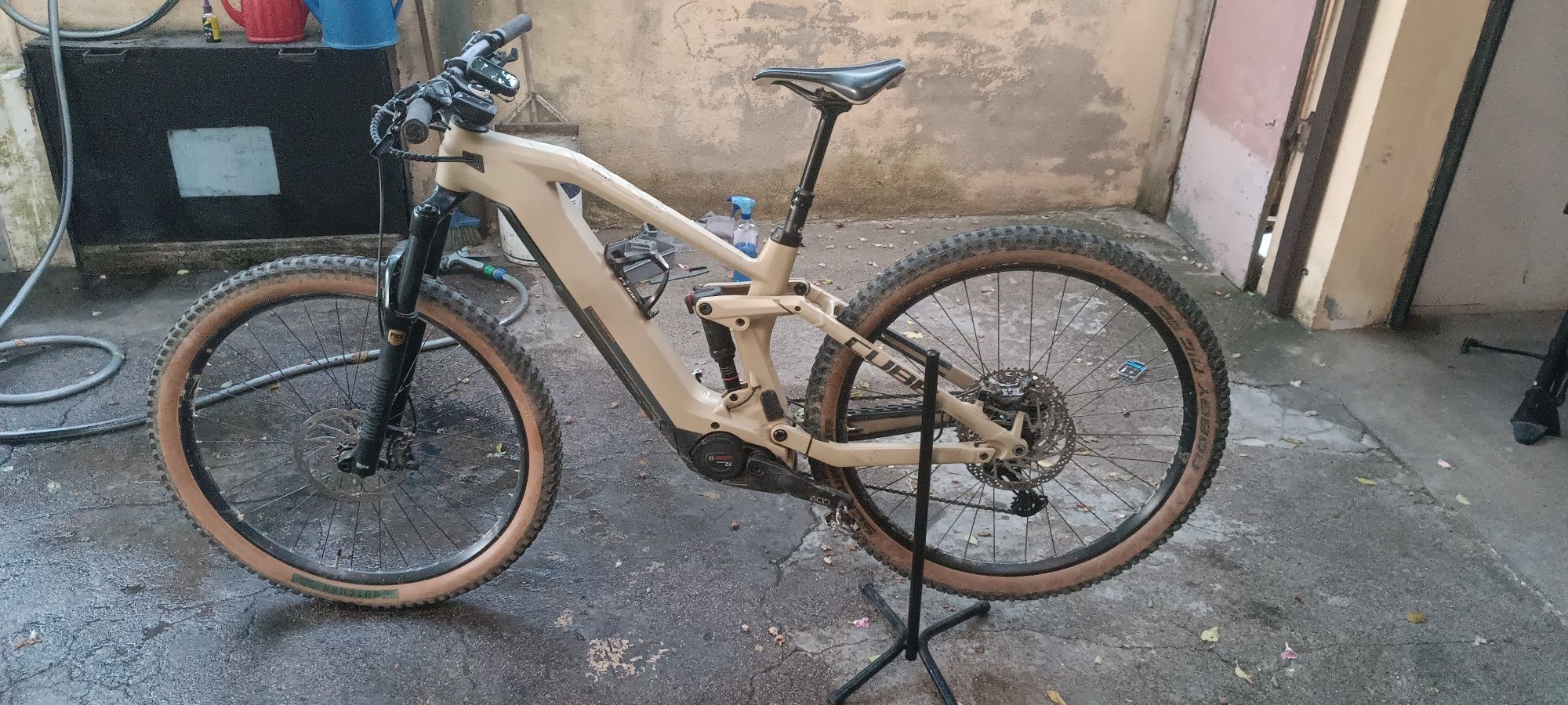 Cube Stereo Race 140 R