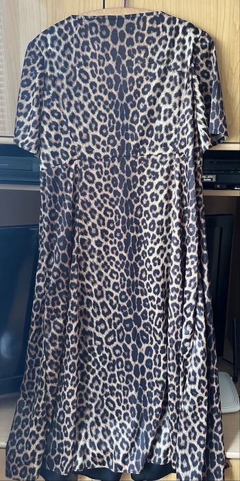 Сукня з леопардовим принтом