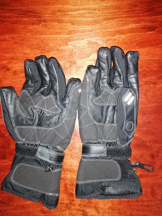 Rękawice motocyklowe S  Kevlar raz ubrane jako pasażer.