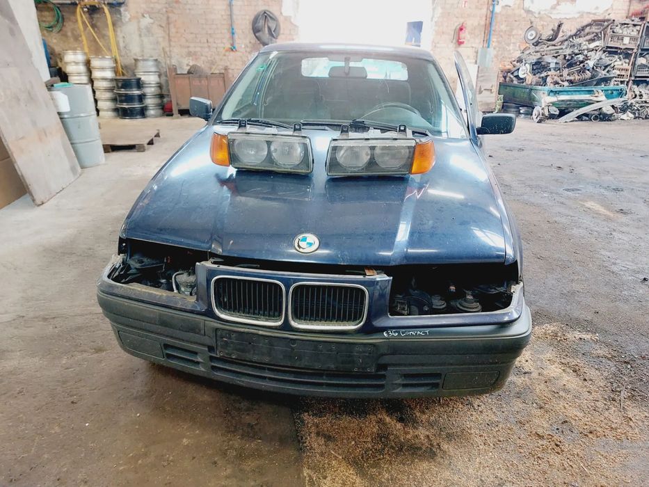 Zderzak BMW E36 1,6B 99R. lampy,drzwi,klapa,maska....
