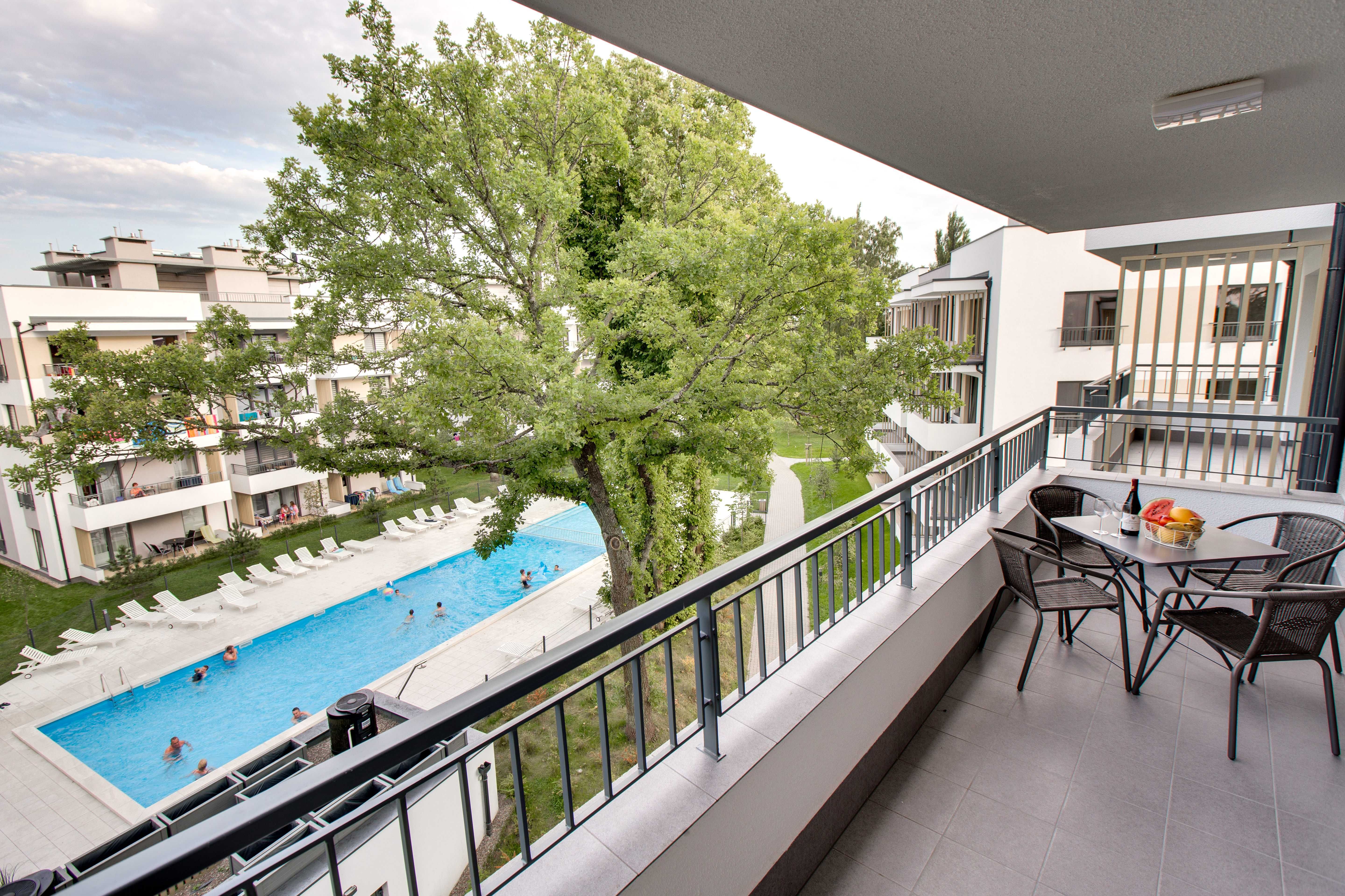 Sprzedam apartament z podgrzewanym basenem 700 m od morza