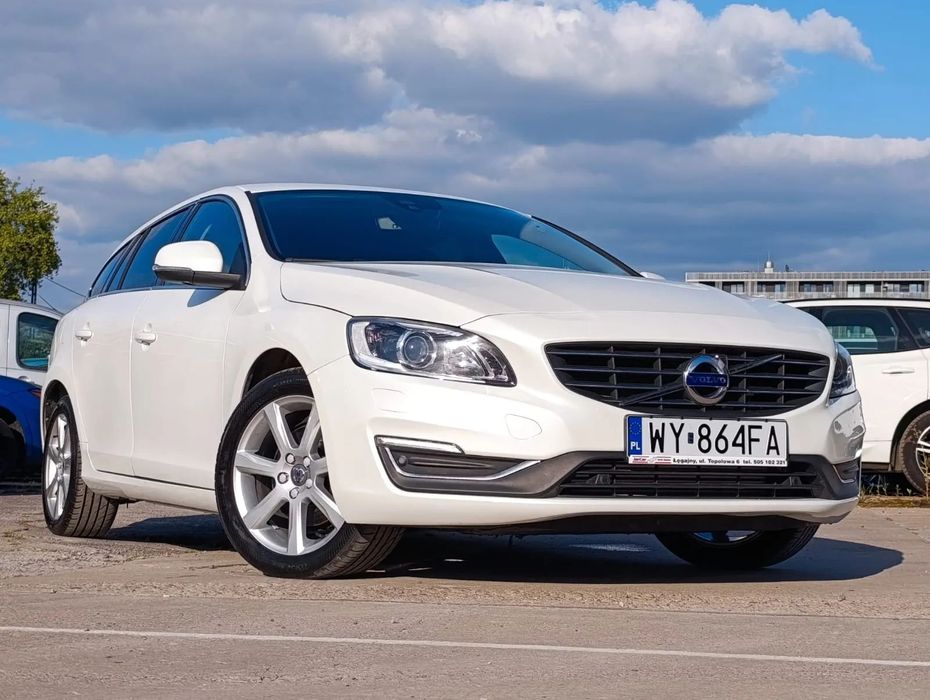 Volvo V60 Facelifting 2.0 T3 DRIVE-E 152KM, Manual, 2x Klucz