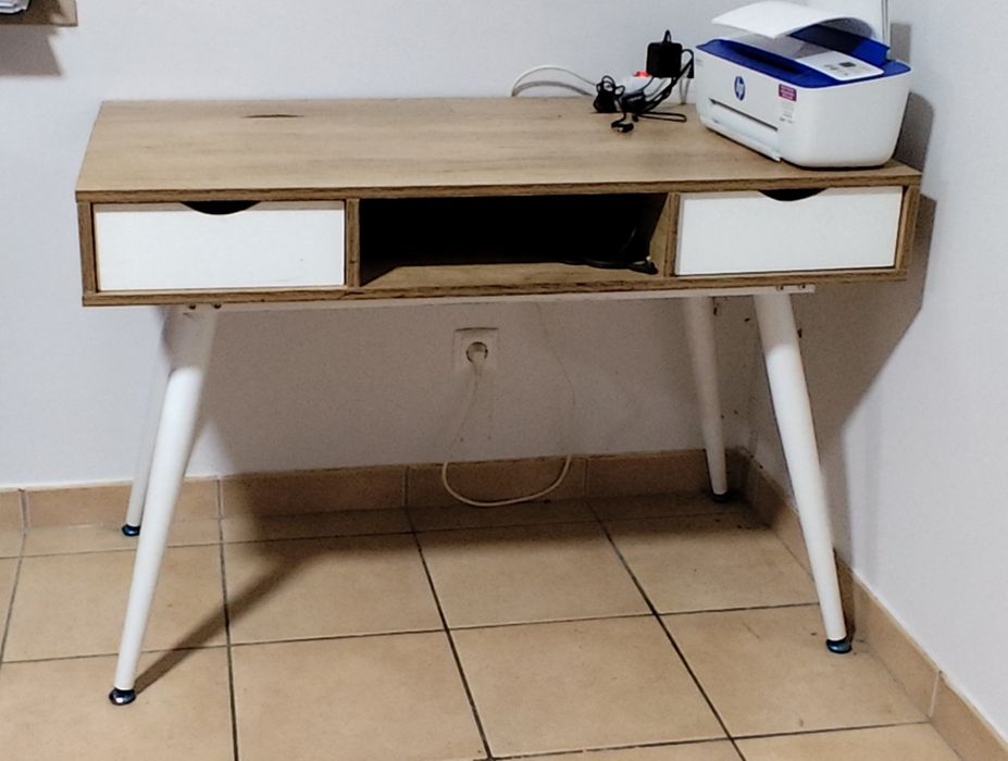 Secretária 110*60 com gavetas