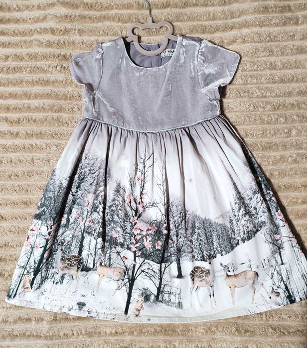 Святкова сукня в красивий зимовий принт від Next!