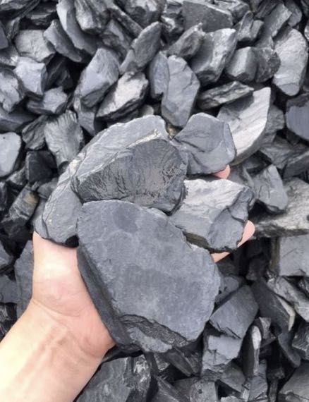 KORA KAMIENNA CZARNA Grys Łupek Antracytowy Kamień Ogrodowy Żwir