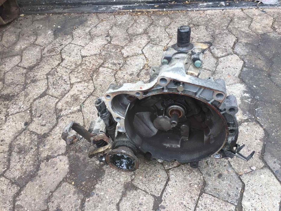 МКПП Volkswagen поло гольф 5-ст 085301107