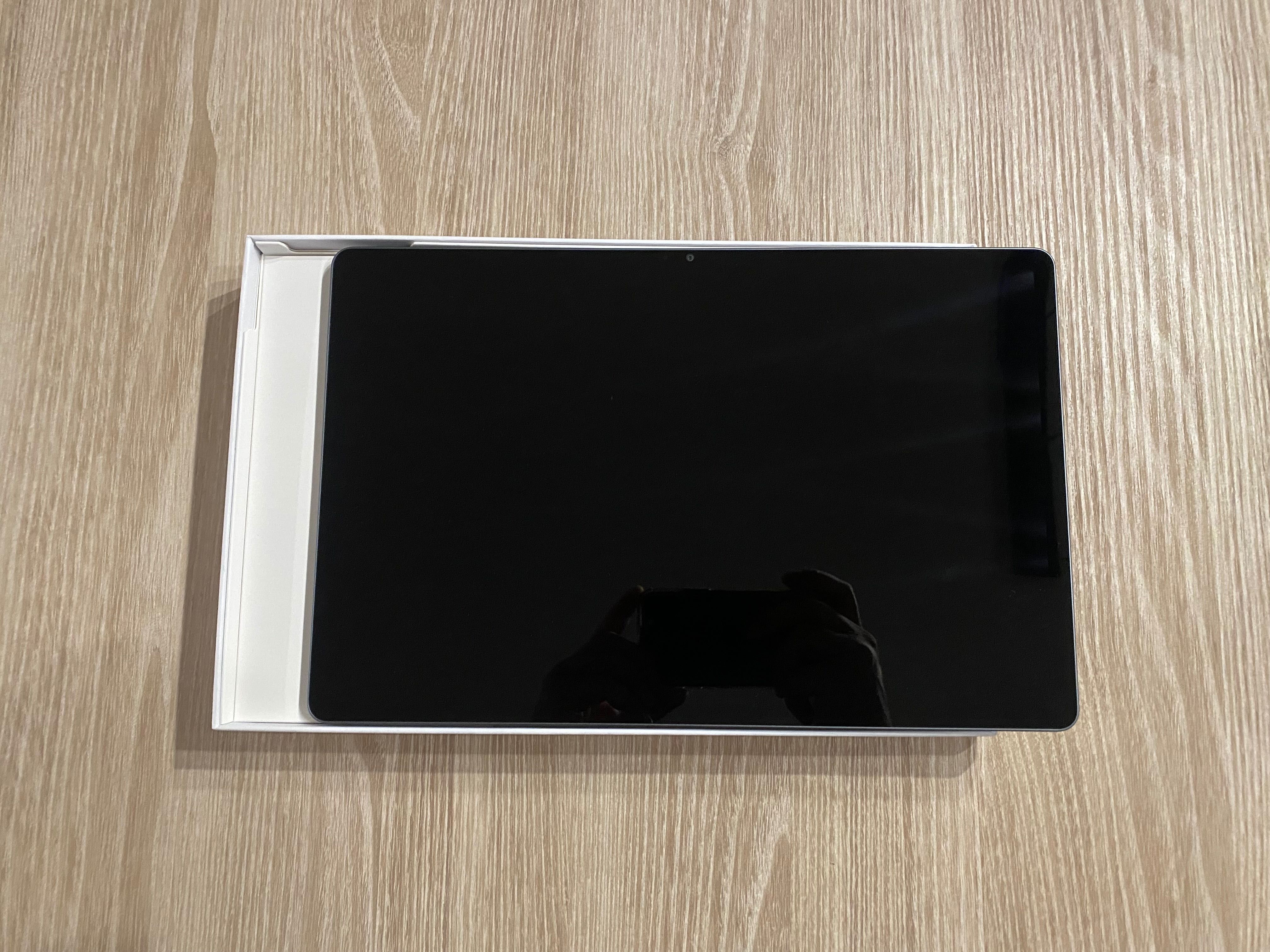 Tablet LENOVO IdeaTab Pro (12,7'', 256 GB, RAM: 8 GB, Gris) + Caneta