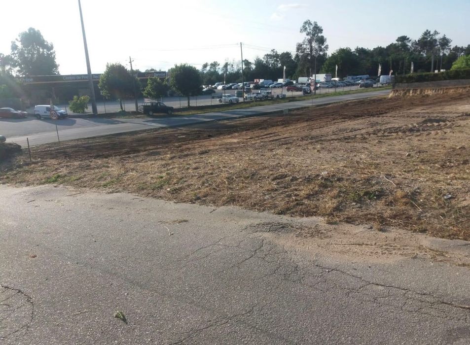 Terreno na Reta do Campo na estrada Nacional N2