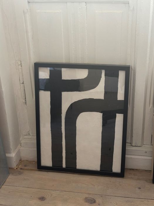 Obraz w czarnej ramie