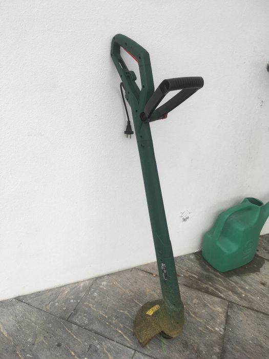 Aparador relva eletrico