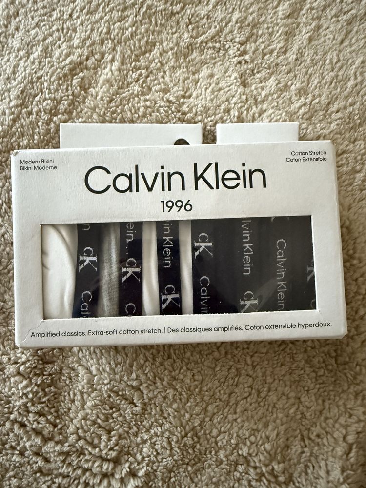 Набір трусиків Calvin Klein р S - 7 шт