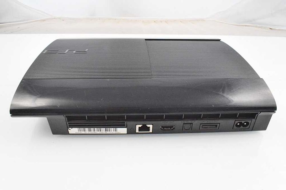 PS3, Playstation 3 Super Slim 500GB, 2 pady, 2x PS Move, Kamera PS Eye