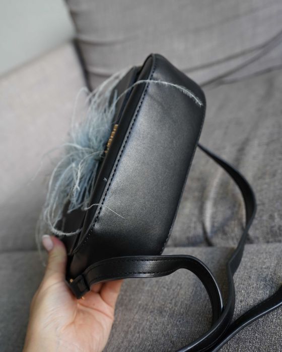 Маленькая женская черная сумка клачт с ремешком