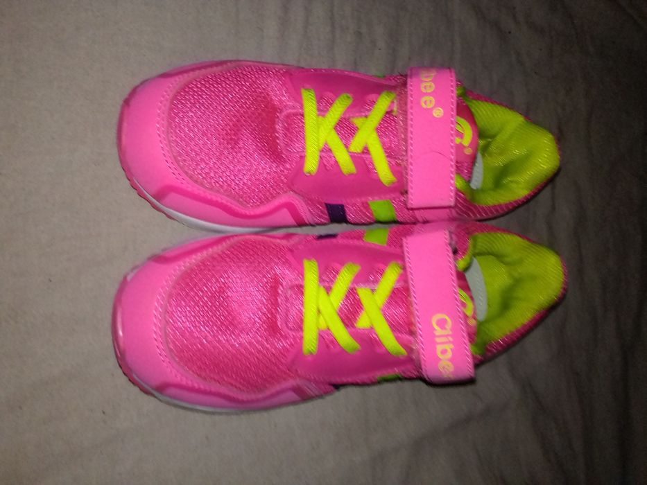 Кроссовки 36 . 22см по стельке