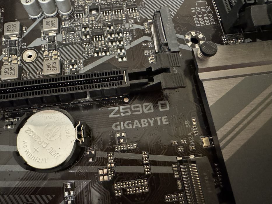 i7-11700k + Gigabyte Z590D + 32GB DDR4 3200 XPG