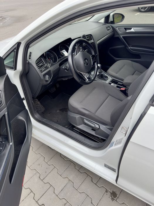 Продам своє авто e-golf 2018