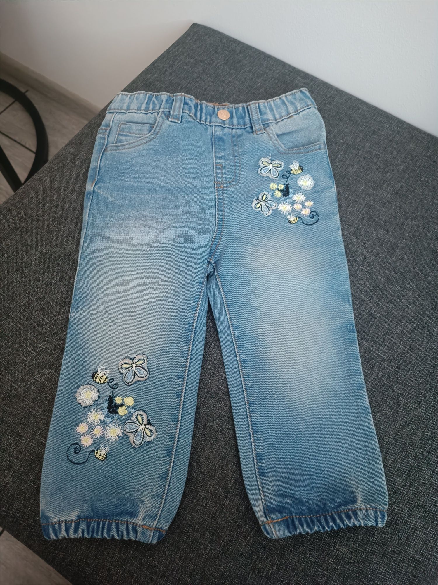 Nowe spodnie jeansowe