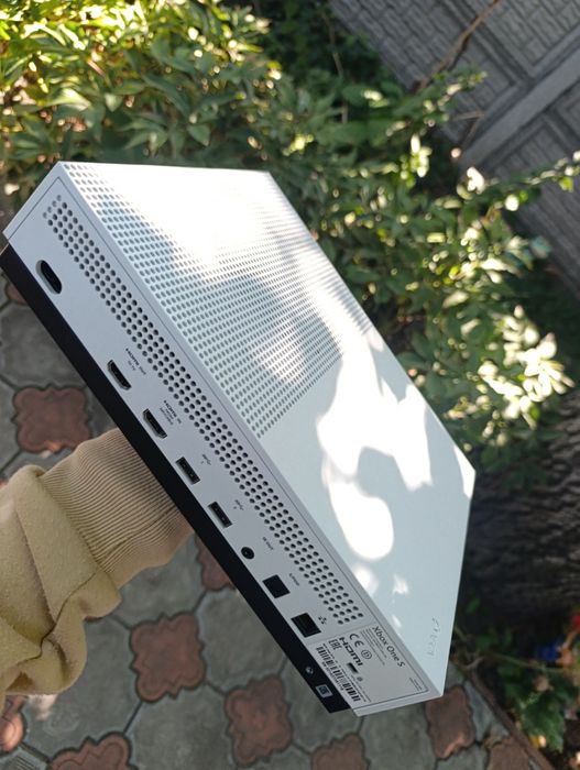 Xbox one S 1000gb