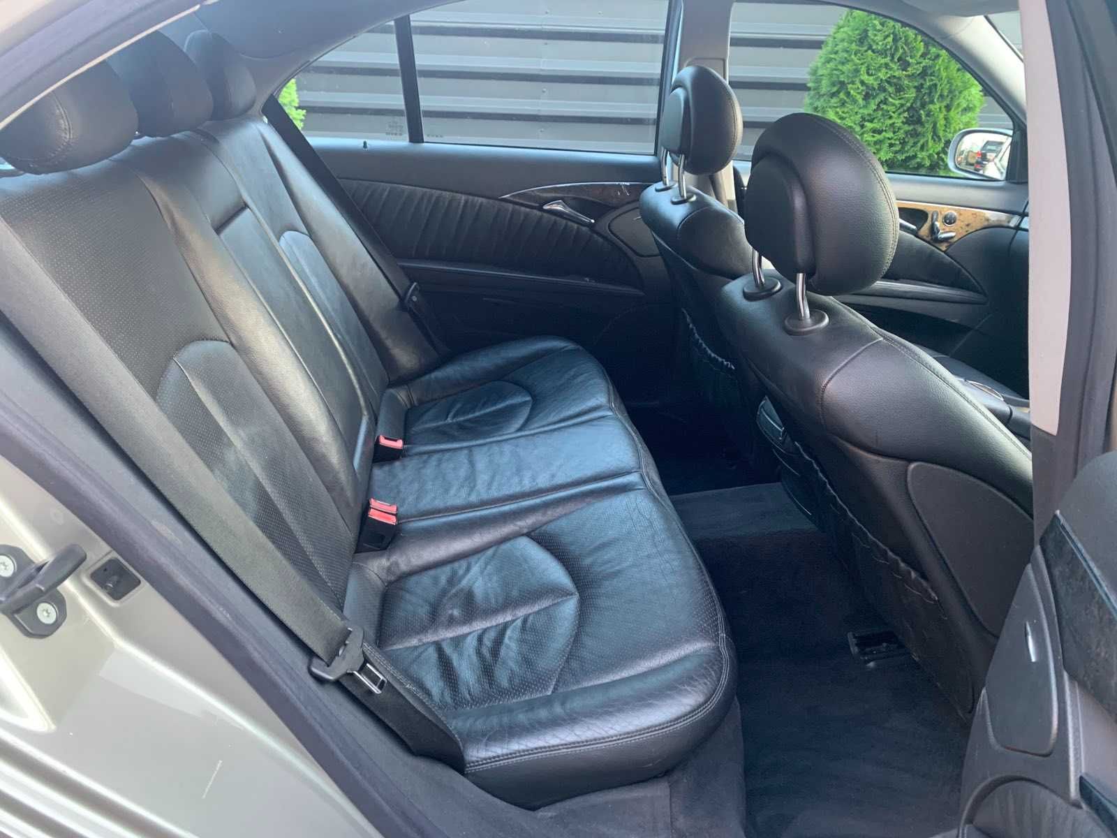 Крило переднє ліве праве Mercedes W211  OM647