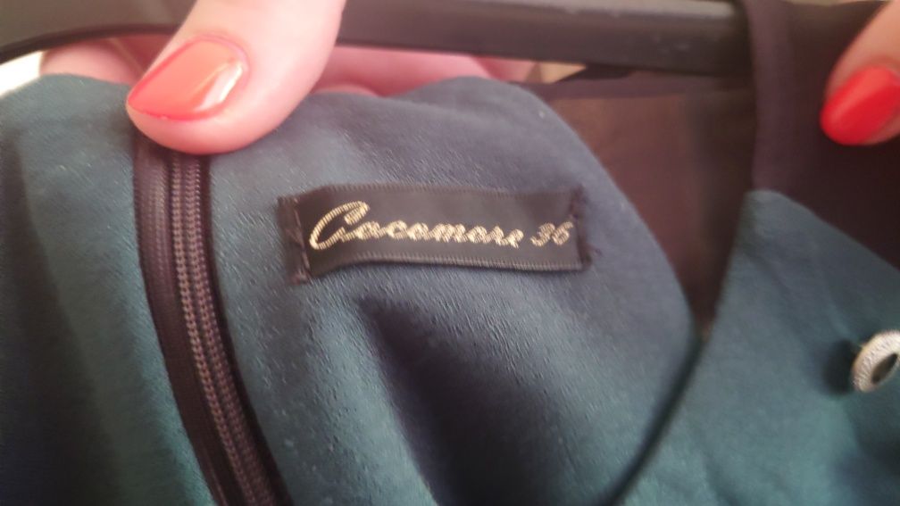 Sukienka Cocomore pięknie zdobiona guziczkami r36