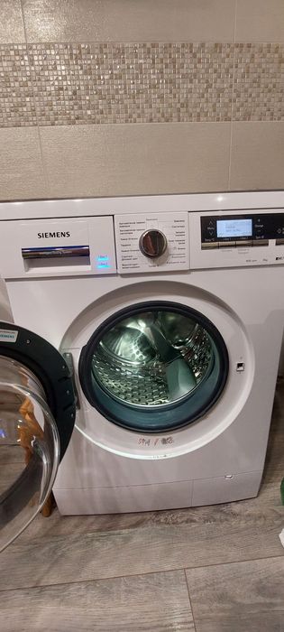 Стиральная машина Siemens IQ700. Официальная. Срочно