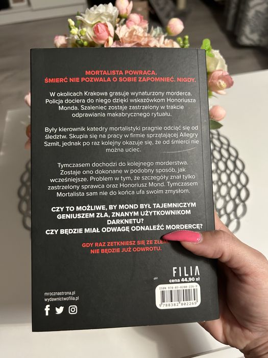 Max Czornyj. Spirytystka.