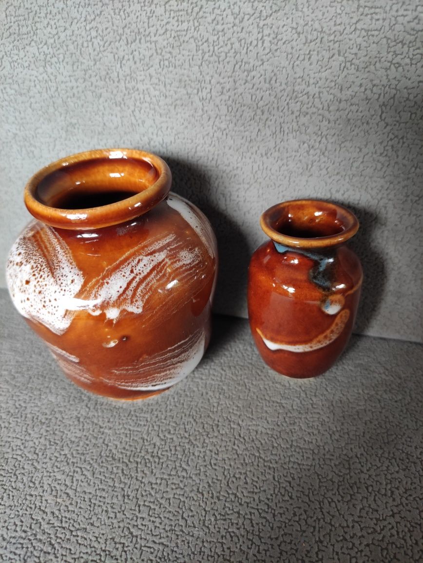 Dwa małe wazoniki brązowe ceramiczne PRL