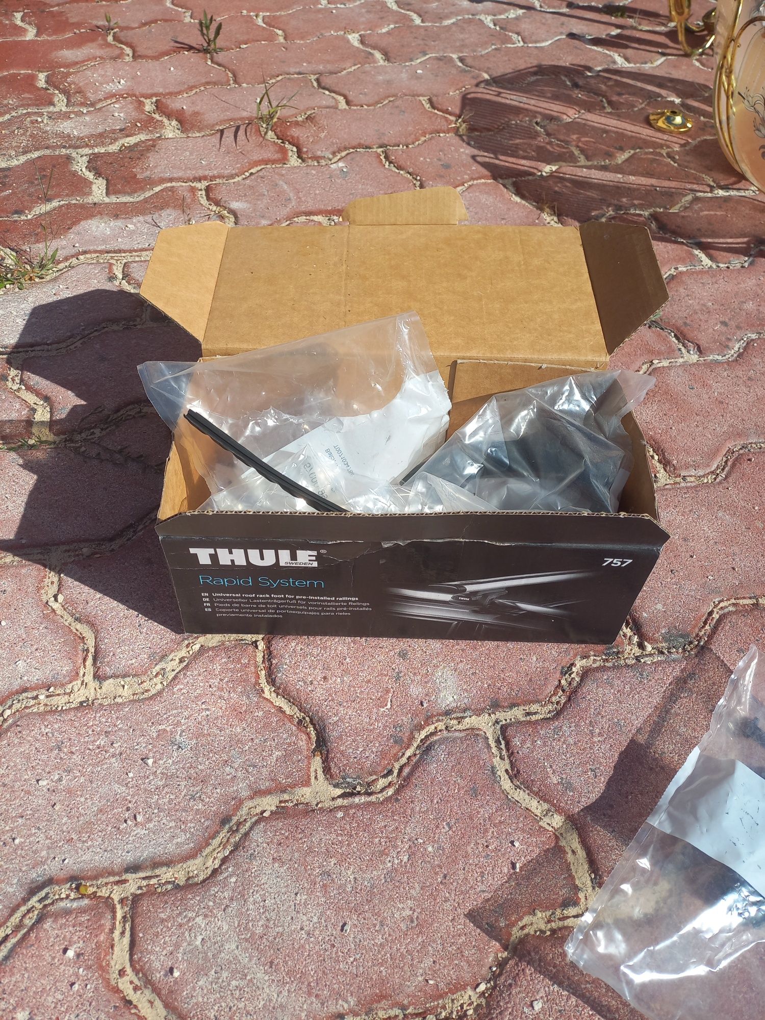 Peças THULE conjunto danificado, vendo por peças