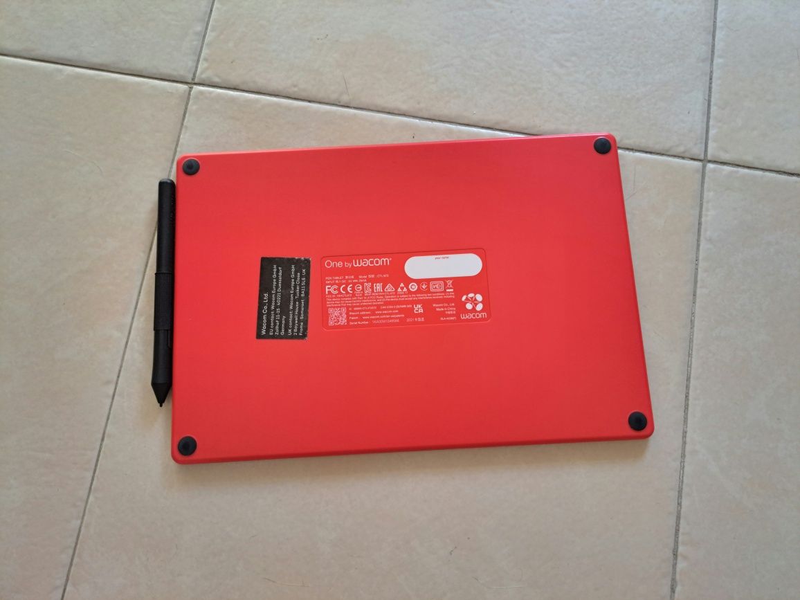 Mesa digitalizadora One by Wacom (medium)