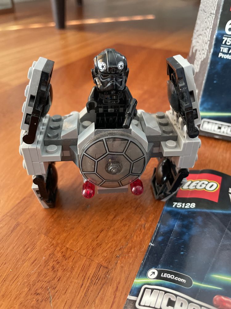 Zestaw klocków Lego seria 3 Star WARS 75128