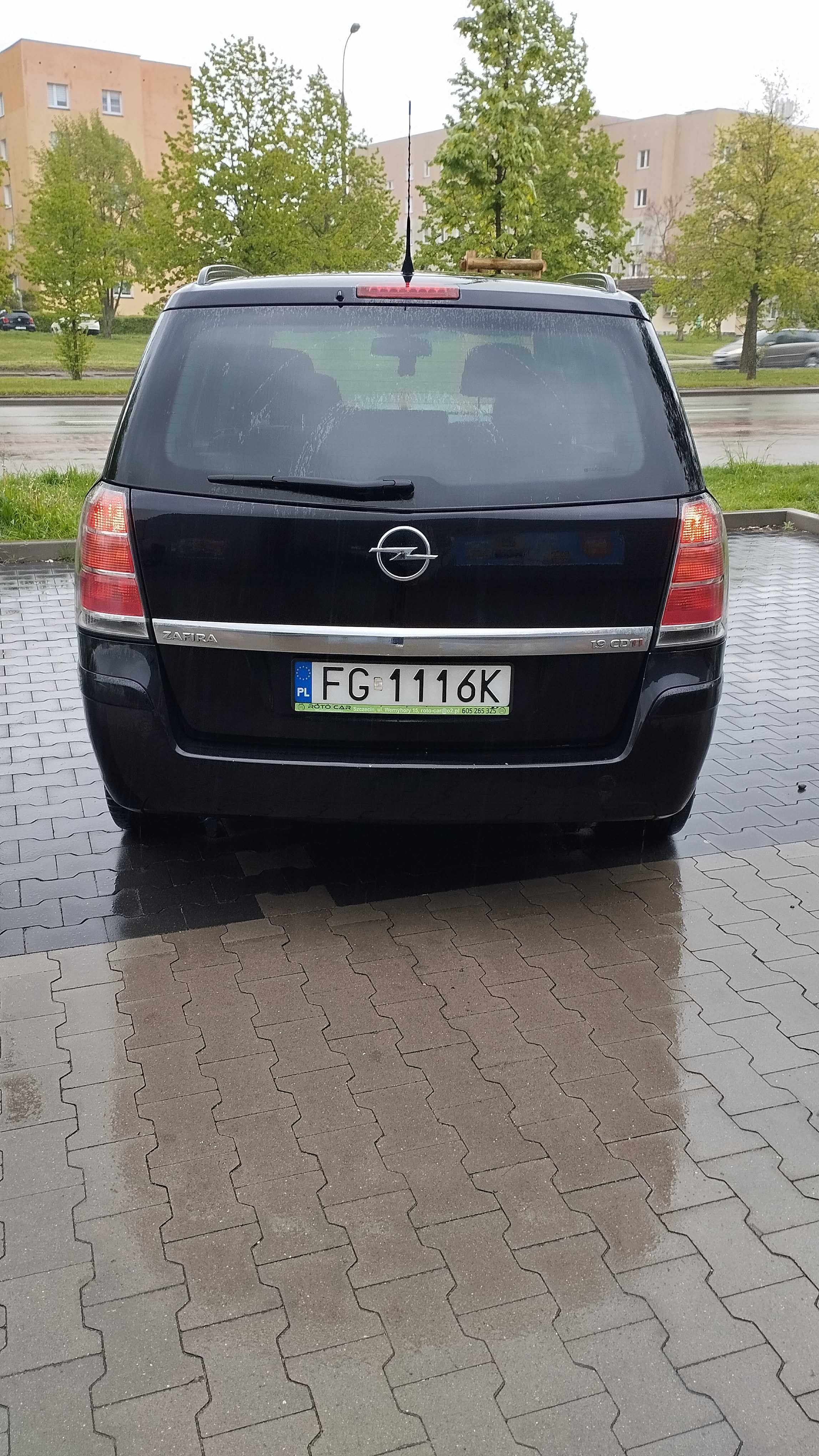 Opel Zafira B 1.9 CDTI 7 os. 2007 rok