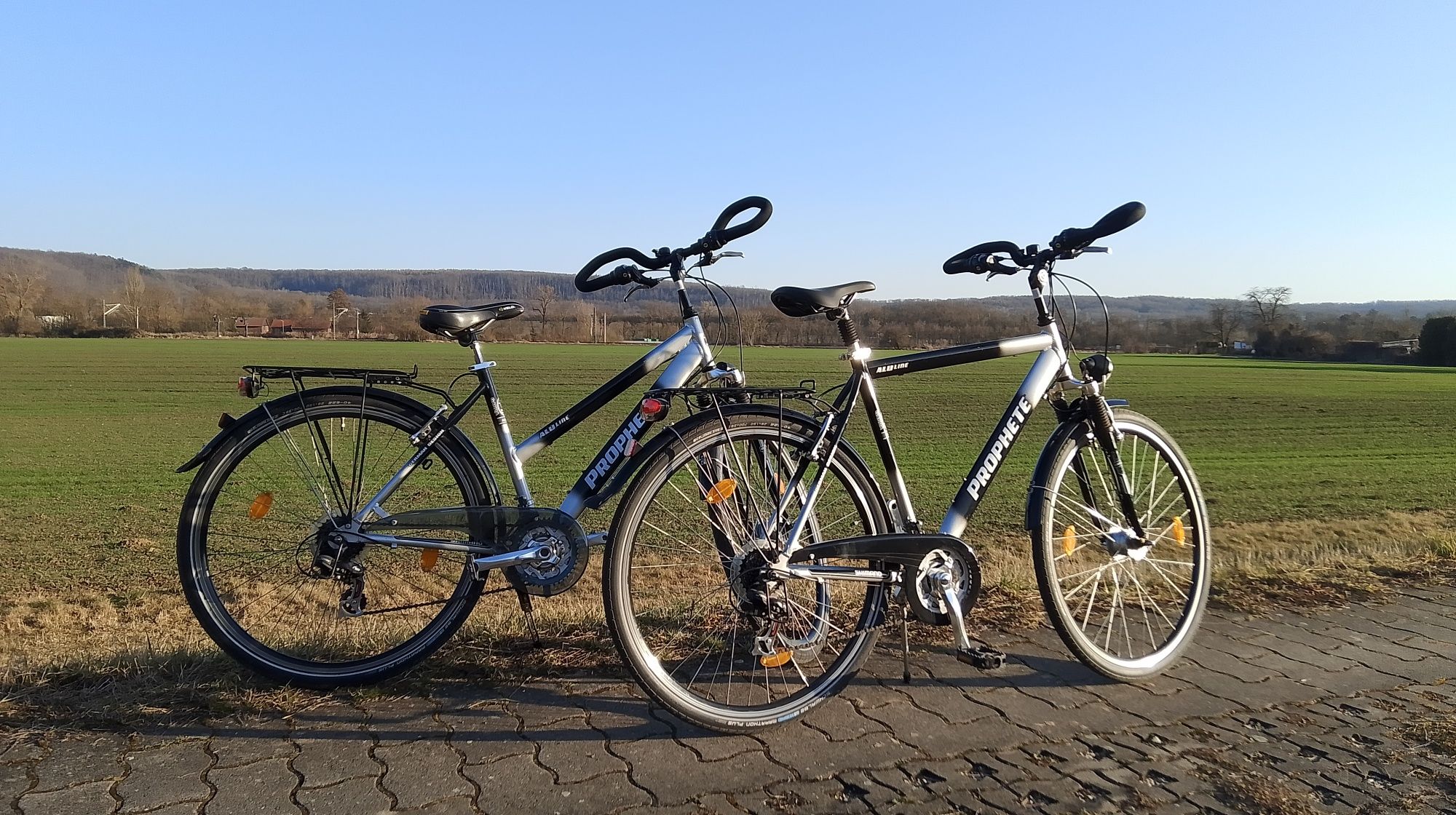 Rowery trekkingowe para.