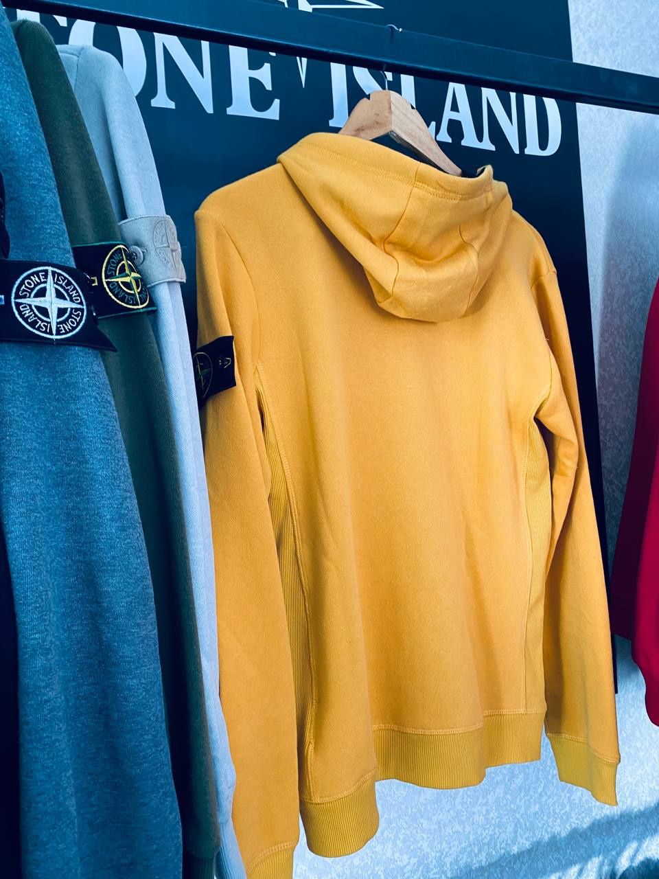 Knitwear Stone Island yellow