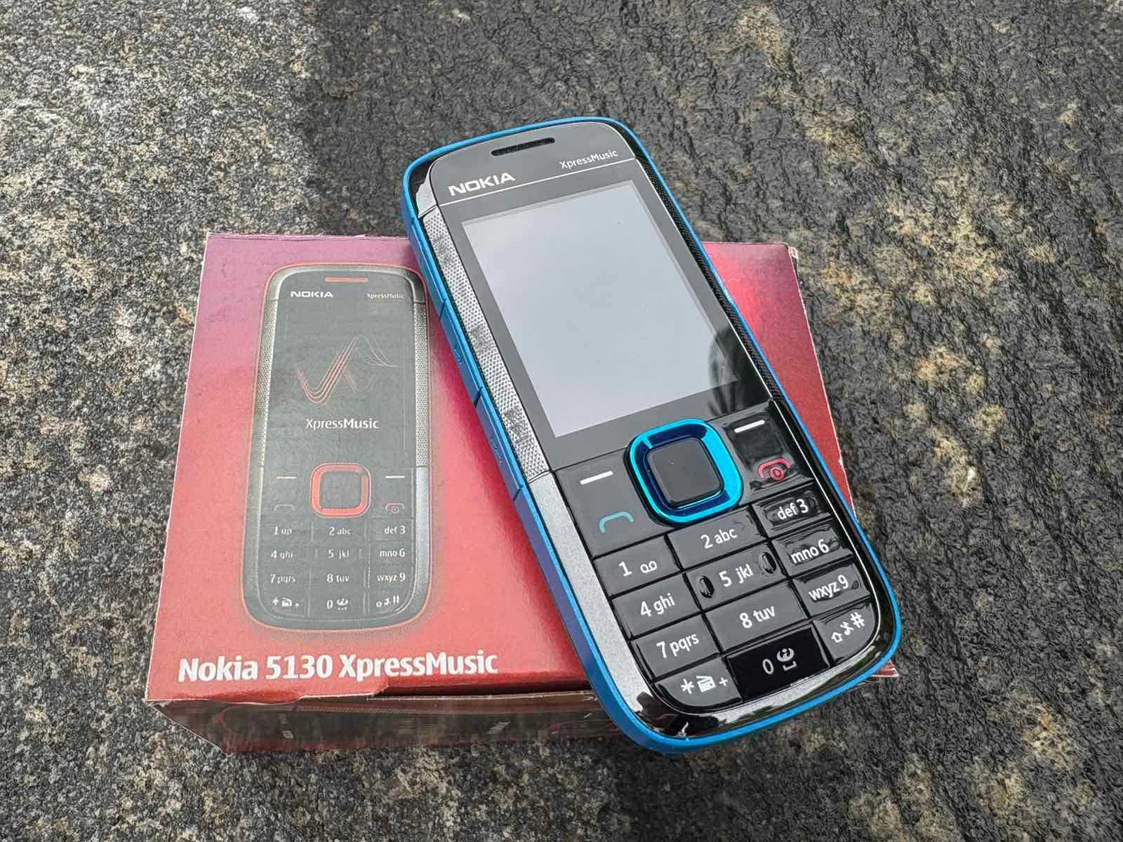 Nokia 5130 Xpress Music новый телефон с комплектом 1020 мАч