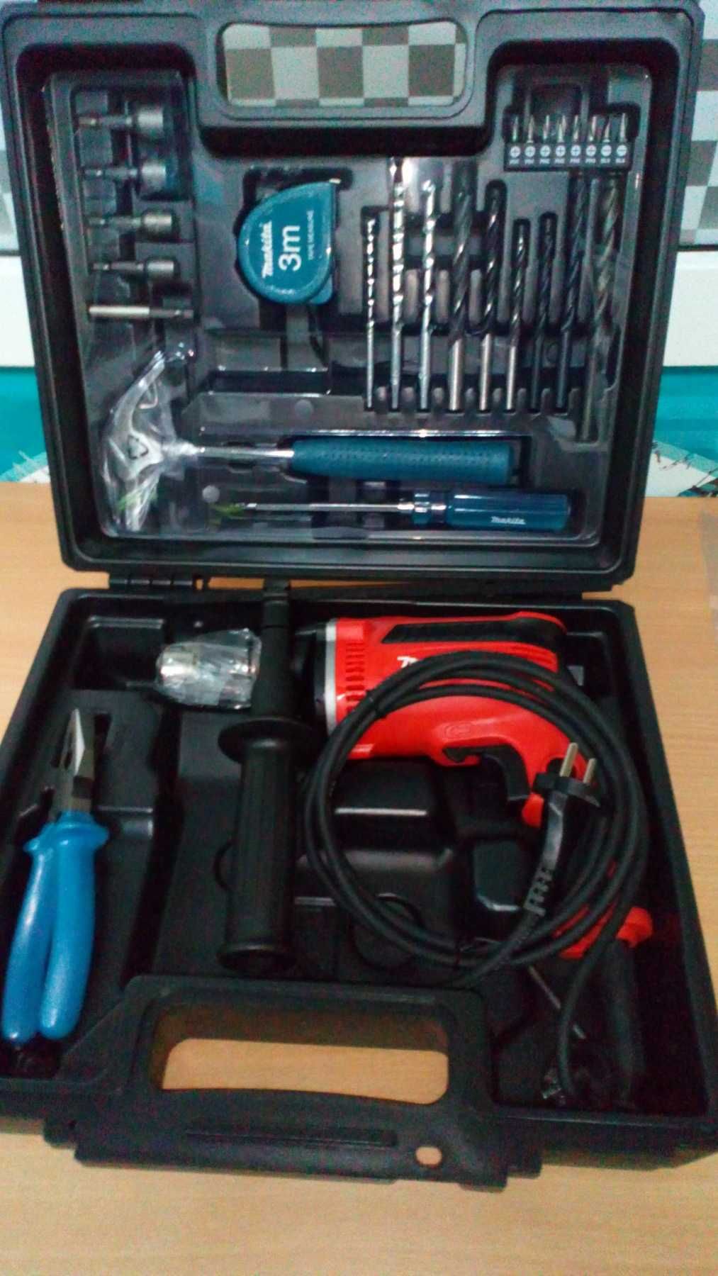 Дрель ударная Makita MT M8103KX2 (с набором аксессуаров)