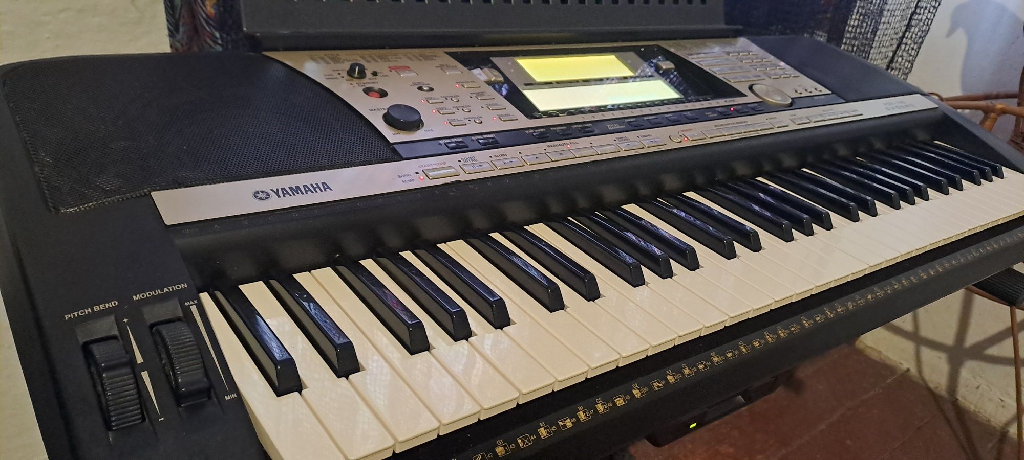 Синтезатор Yamaha PSR-740