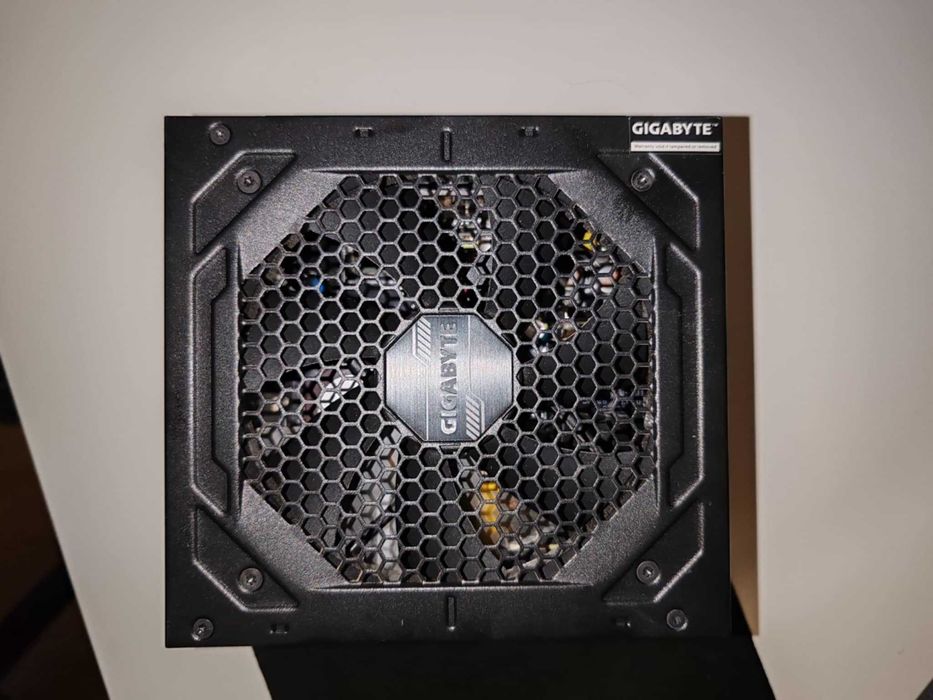 Power supply Gigabyte 750 W