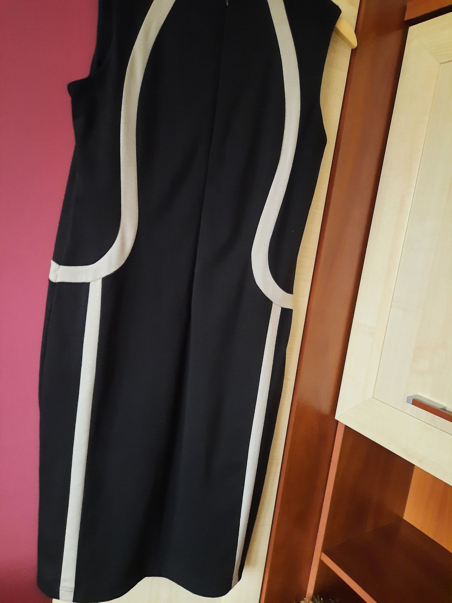 Sukienka dzianinowa czaro beżowa rozmiar 40  bardzo fajna polecam