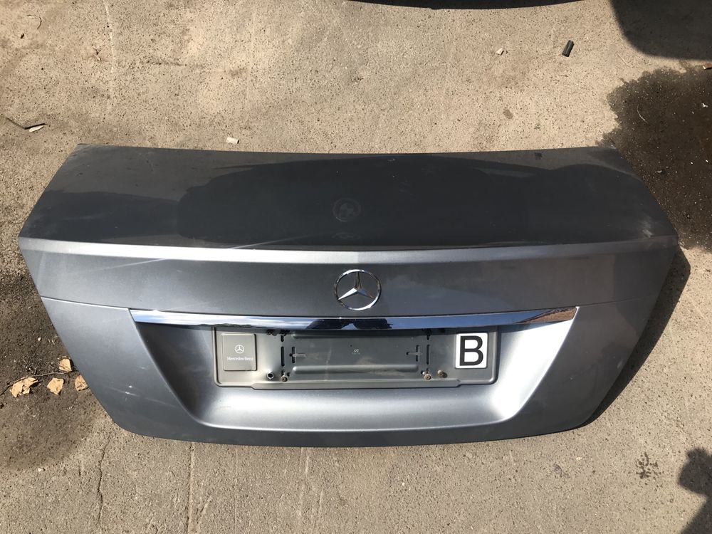 Кришка багажника Mercedes w204 седан