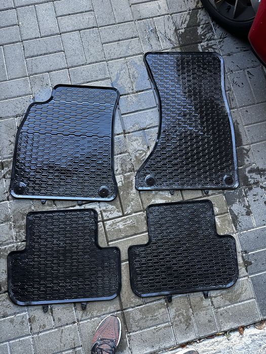 Jak oryginalne Dywaniki gumowe Audi A4 b8 kombi avant
