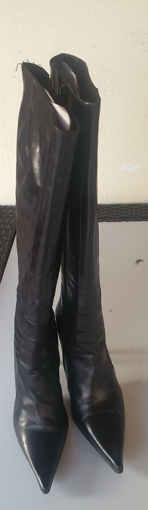 Botas de cano alto em pele