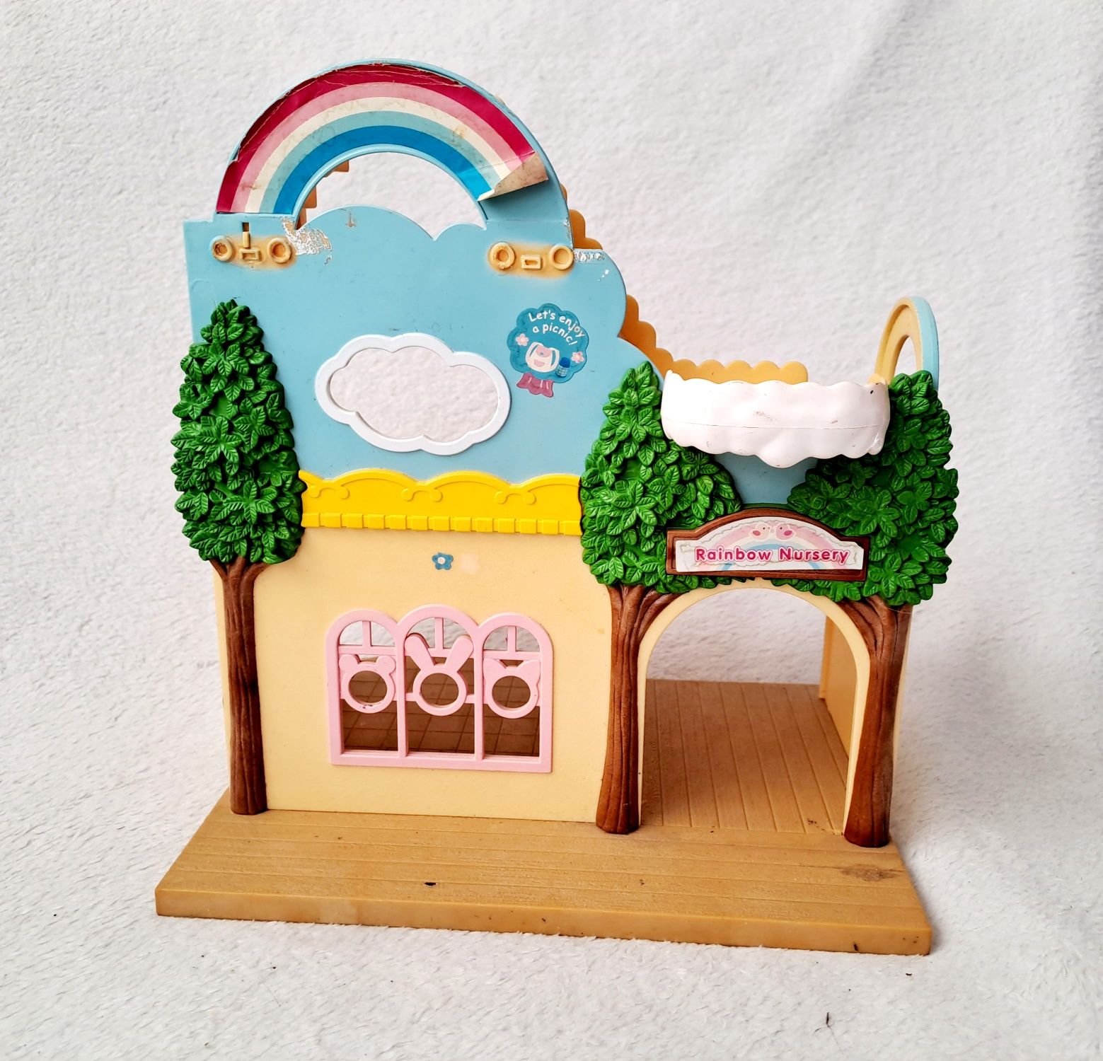 Domek dla lalek z tęczą Rainbow Nursery 24x20x26cm