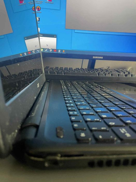 Laptop acer aspire E1