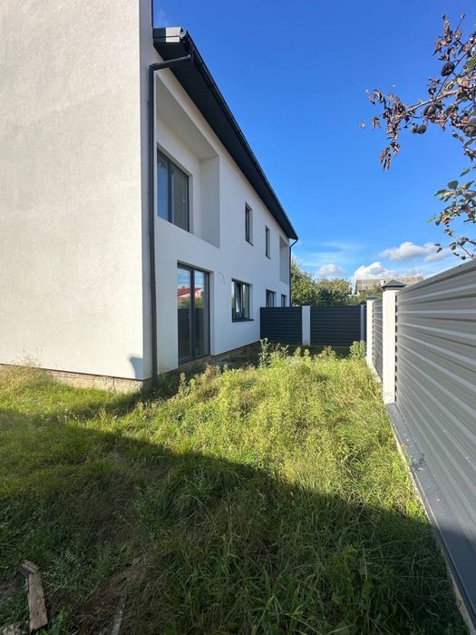 Продаж котеджу в Зимній Воді 3,6 сот ПІДВАЛ. Газ, Розведена електрика