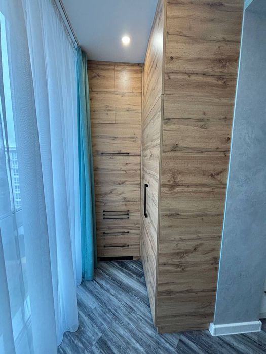 2-кімнатна з кухнею-вітальнею! Гарний ремонт!